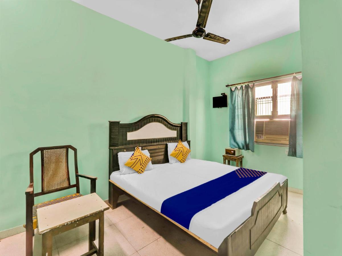 Spot On 81122 Saket Honest Hotel Ayodhya Esterno foto