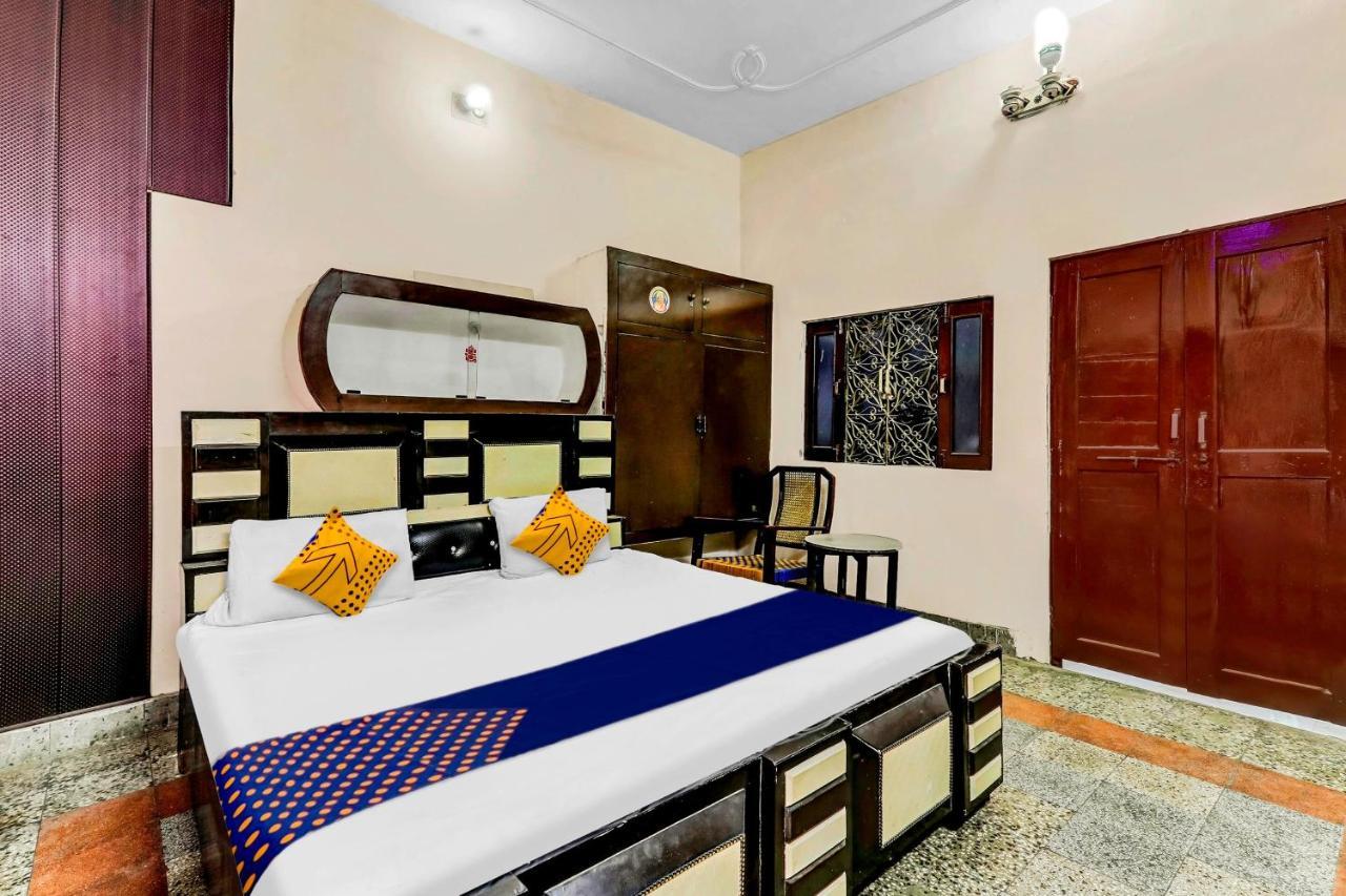Spot On 81122 Saket Honest Hotel Ayodhya Esterno foto
