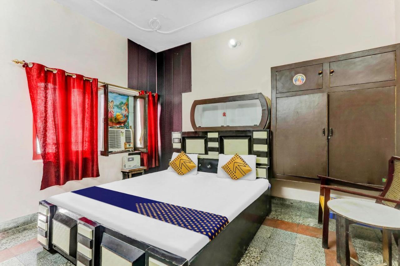 Spot On 81122 Saket Honest Hotel Ayodhya Esterno foto